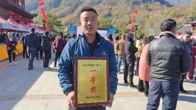 2025年，甘肃省陇南市康县天麻麻王评比及招商会在阳坝召开。三河坝镇斜坡村天麻种